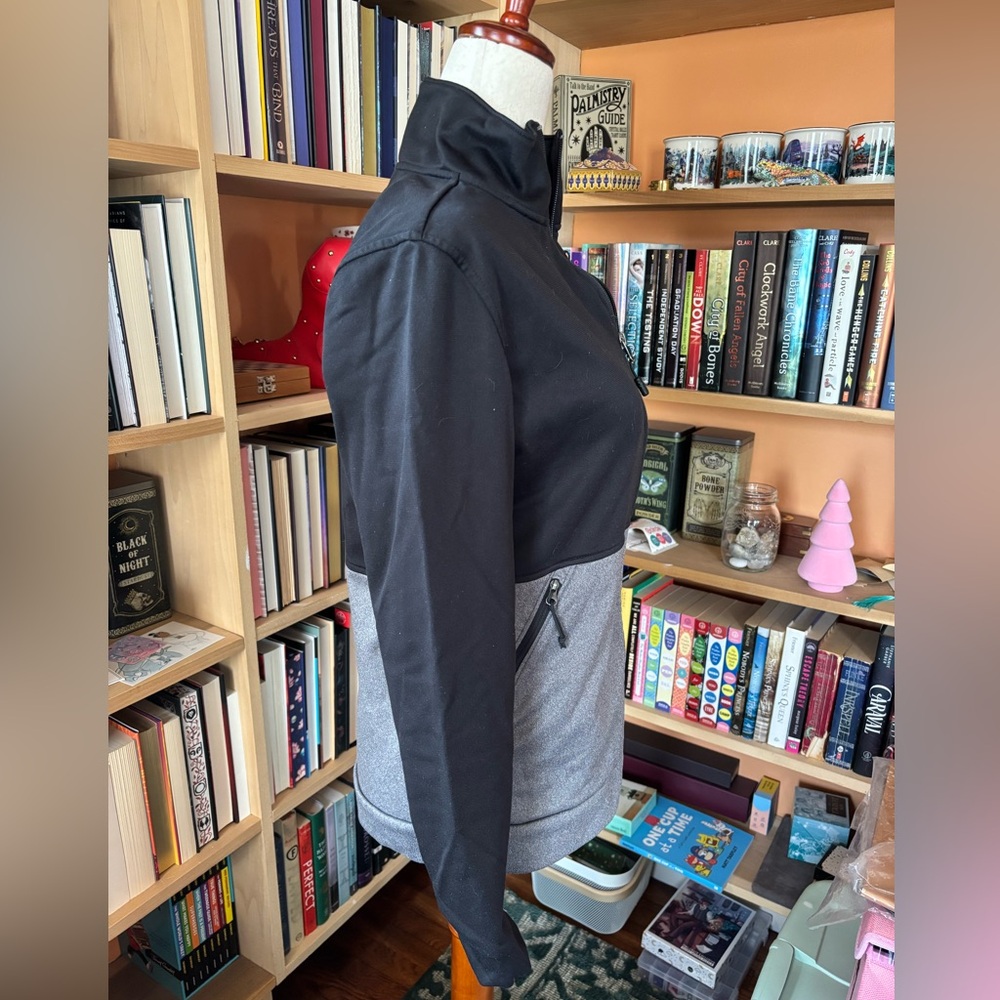 North Face Lightweight Athletic Jacket - image 2